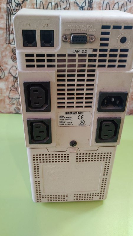Блоки бесперебойного питания APC Back-UPS 525, Tripp-lite internet 700i 5