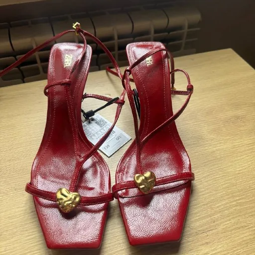 Босоножки Zara