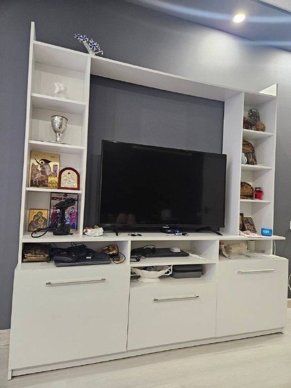 Функциональная стенка в гостиную белая матовая