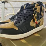 Jordan 1 Mid Metallic Gold 5