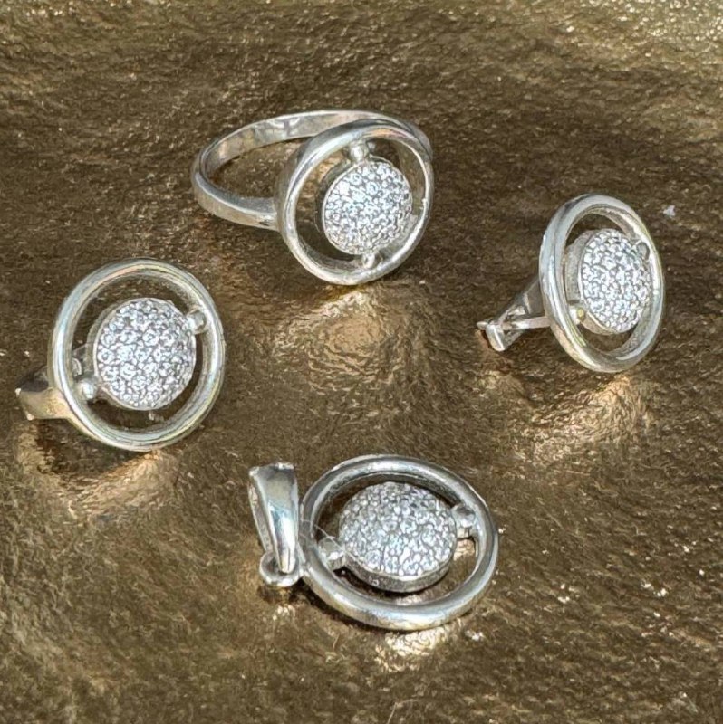 Часы Tissot, браслеты Pandora, серебряные украшения наборы и гвоздики 10