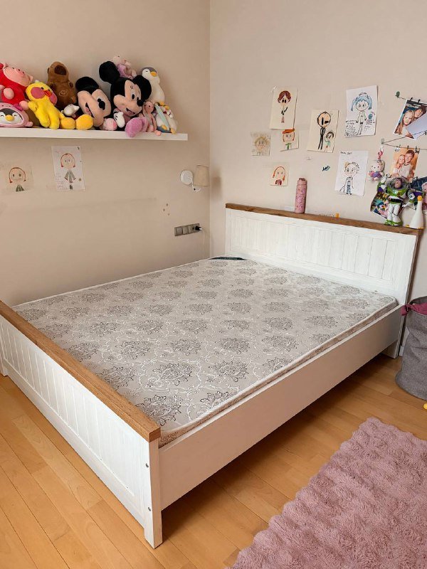 Кровать и матрас