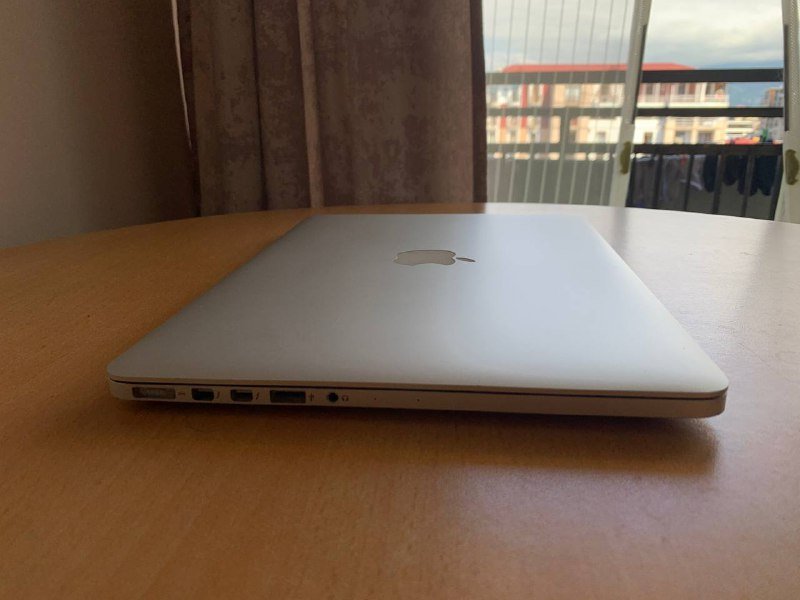 MacBook Pro 2015, i5 2,7ghz, 8GB RAM, SSD 128GB 2