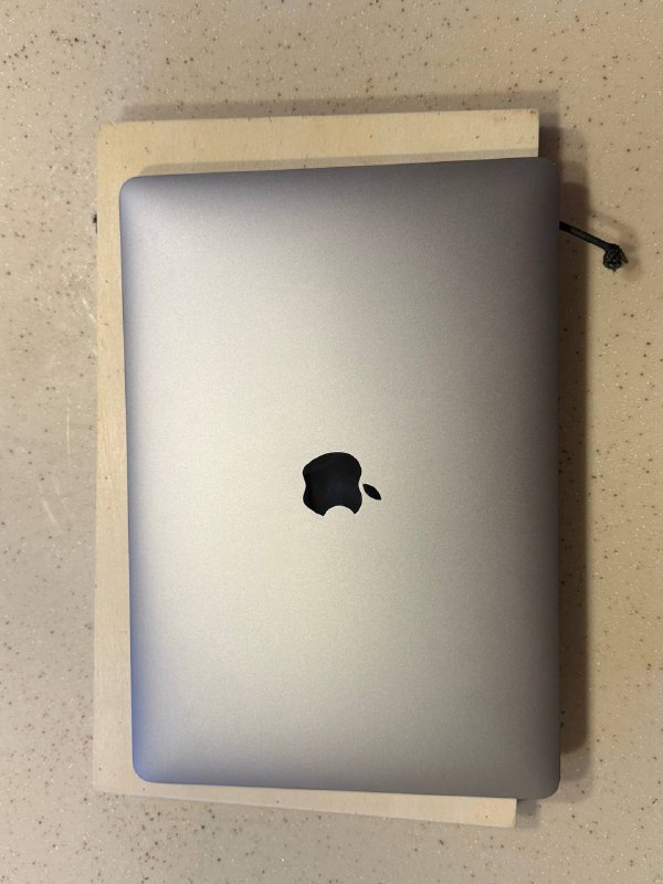 MacBook Air M1, 16 GB, 1 TB SSD, Space Grey