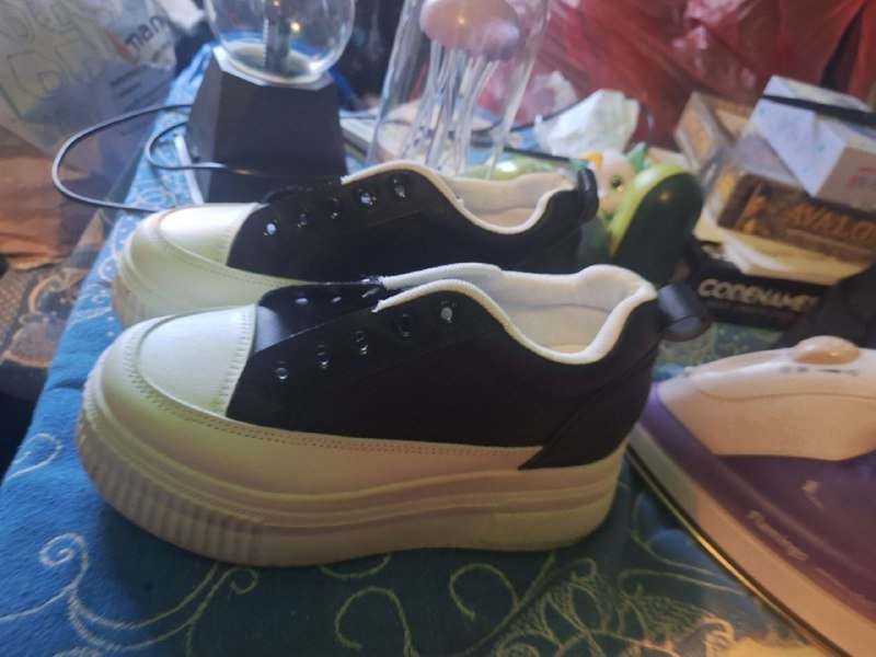 Черно-белые женские кроссовки 39 размера 2