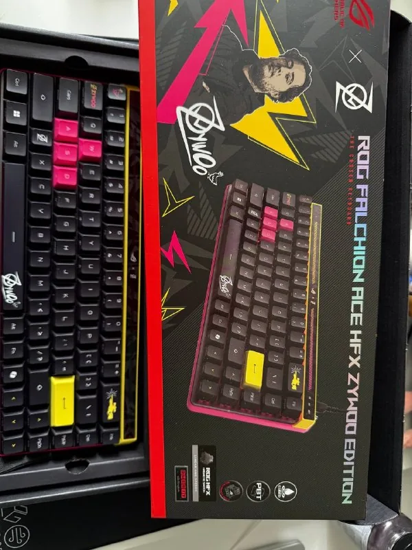 ASUS ROG Falchion Ace, LAMZU Atlantis Mini, Asus Rog Harpe Ace Mini 1