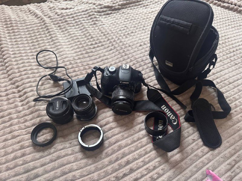 Зеркальный фотоаппарат Canon 600D с объективами и аксессуарами