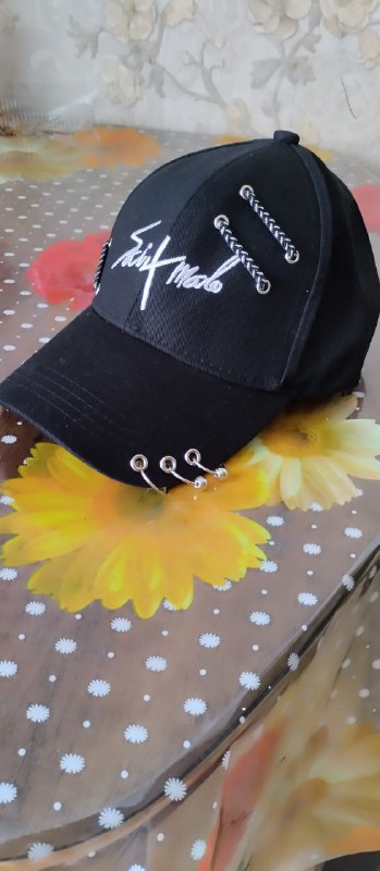 Платье размер 48-50, бейсболка 15 лари 2