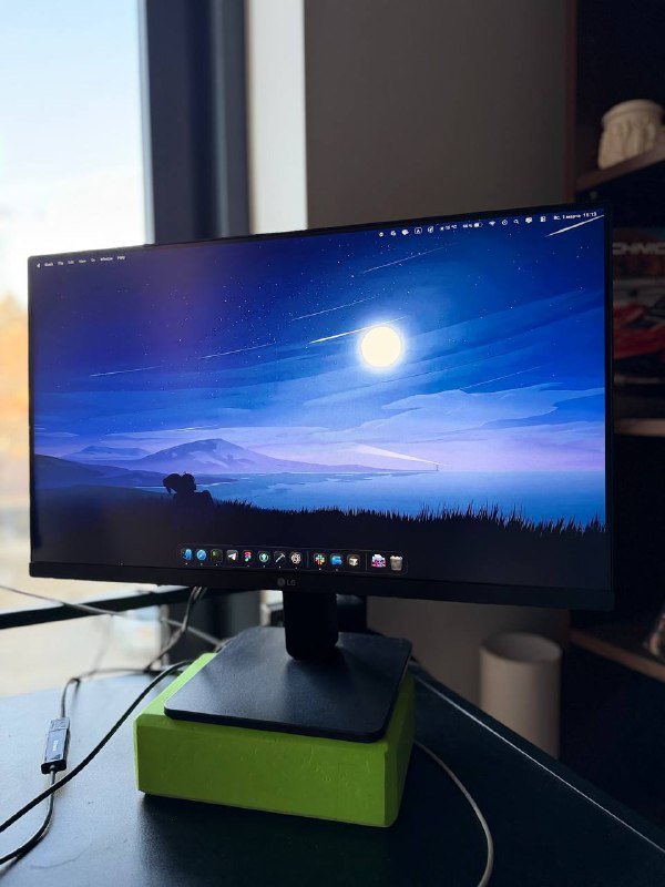 Мониторы LG 24MR400-B, Samsung F27T700QQI, Контроллер Dualsense