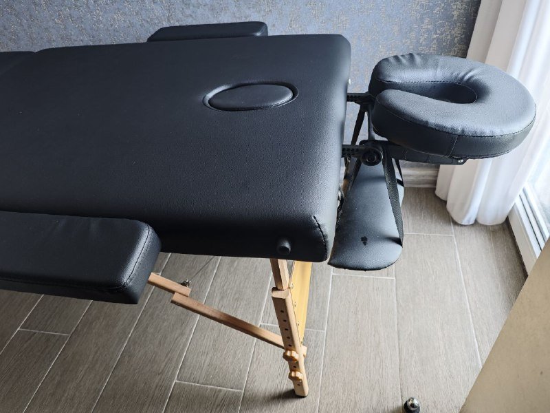 Складной массажный стол с деревянным основанием и чехлом 2