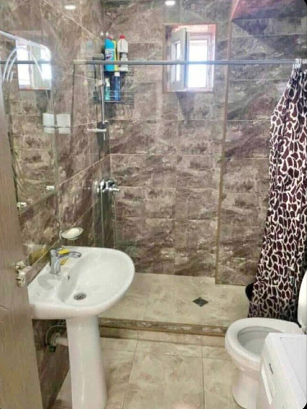 3-комнатная квартира с 2 спальнями в Батуми, аренда на год 10