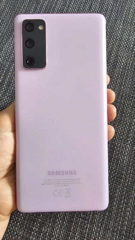 Samsung S20 FE 1
