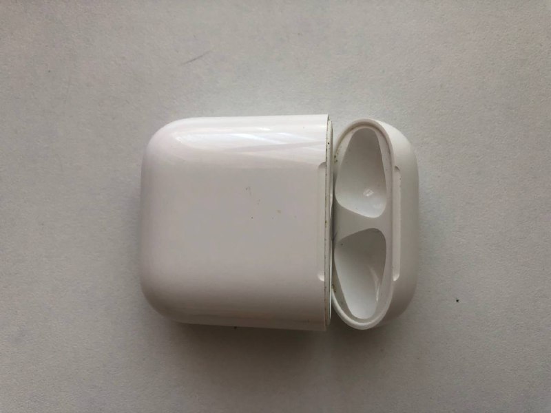Зарядный чехол для Apple AirPods 2