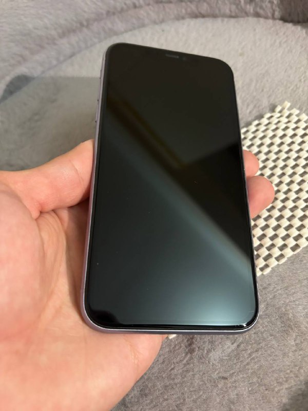 Продам 11 айфон 3