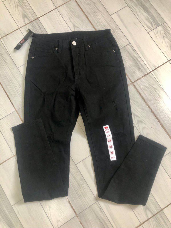 Халат, черные и синие женские джинсы 2