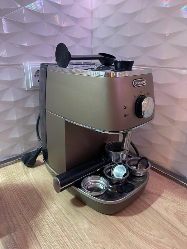 Рожковая кофемашина Delonghi ECI-341, Пазл 1500 элементов, Lego 76920 Ford Mustang, Елка + украшения
