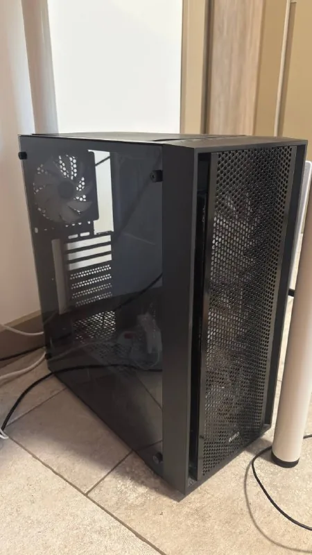 Корпус ПК Gamidas Aura, наушники Redragon Zeus 2, клавиатура Logitech G915 1