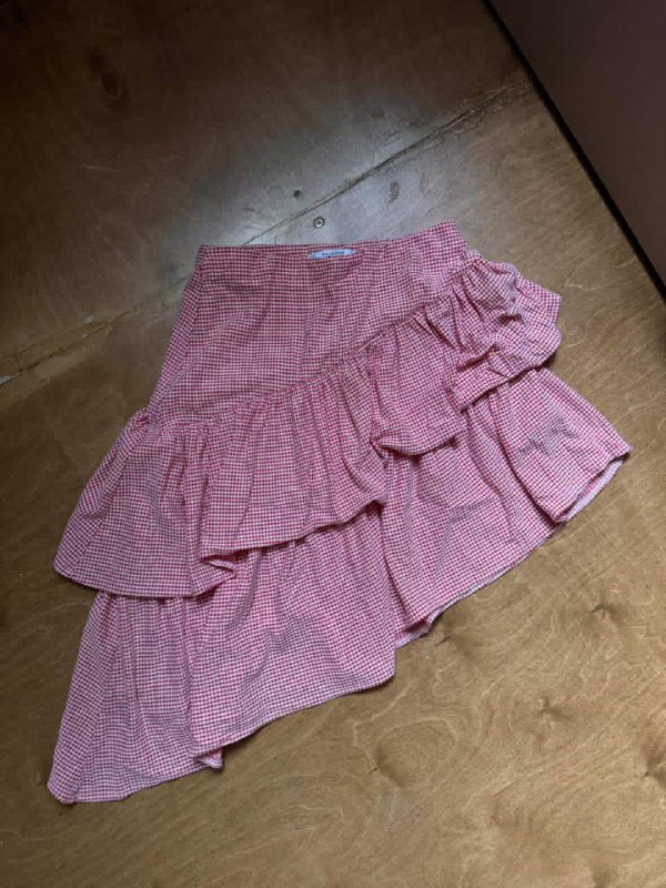 Кружевное платье Zara, жилет Zara, юбки befree и другие, джинсы Thomas More, брюки ORE, футболка с аниме принтом 5