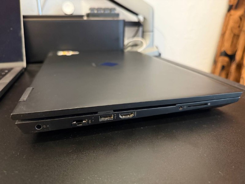 HP Omen 15-ek1020ur Laptop 2