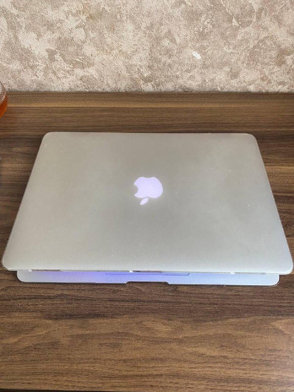 MacBook Air 2017, цветочный горшок 2