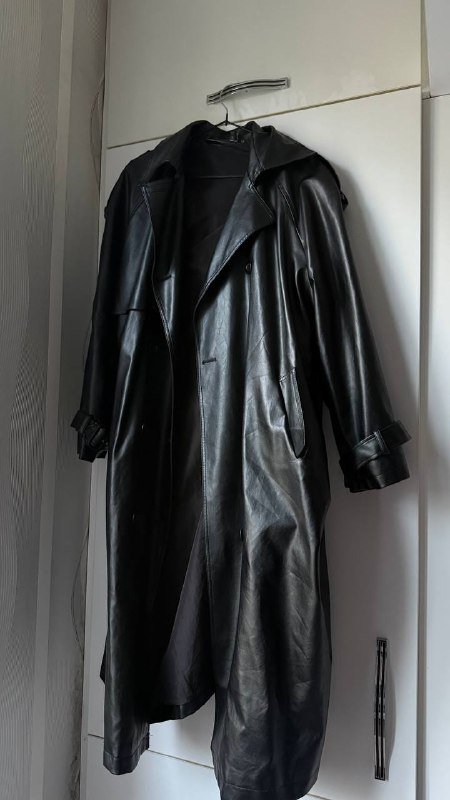 Черный плащ из искусственной кожи 6