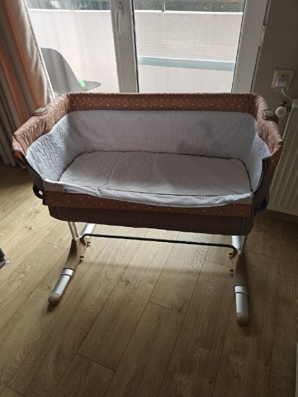 Кроватка детская 0-6 месяцев, подушки, шезлонг, игровой коврик, мобиль, слинг 2