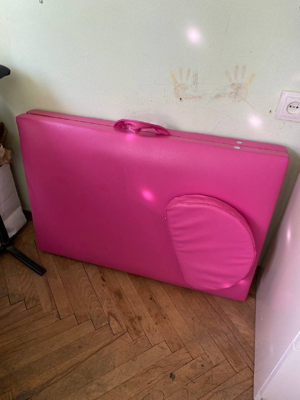 Массажная кушетка, стул-седло, кольцевая лампа, стол-тележка, арм-холдер, складной мольберт 5