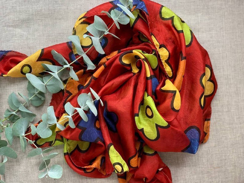 Винтажный квадратный шелковый платок 3