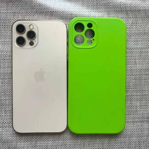 iPhone 12 Pro, Apple Watch Ultra 2