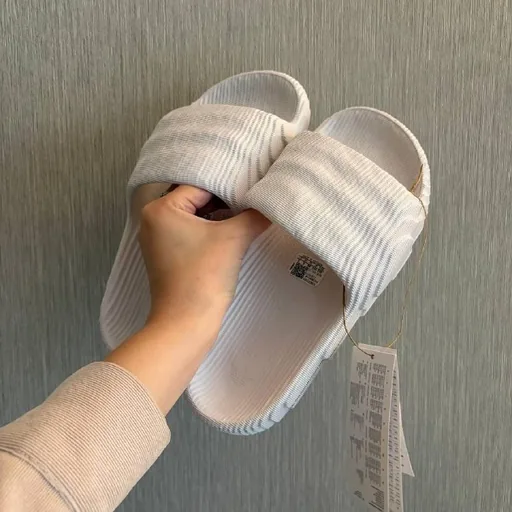 Сланцы Adidas