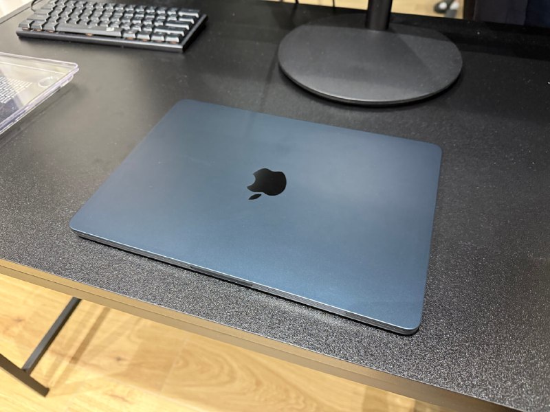 MacBook M2 Air 13.6 8/512 Midnight + чехол в подарок 2