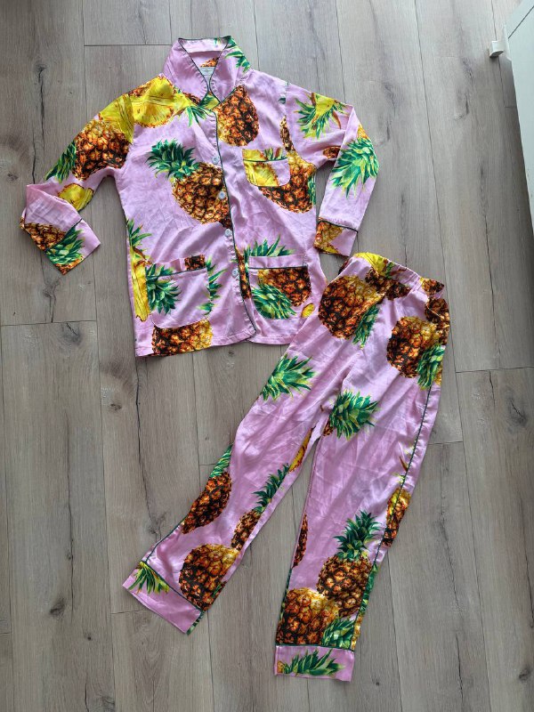 Костюм летний S, Топ белый S, Ночнушка красная S-M, Очки, Туфли, Топ зеленый S-M, Велосипедки S-M, Пижама S-M 10