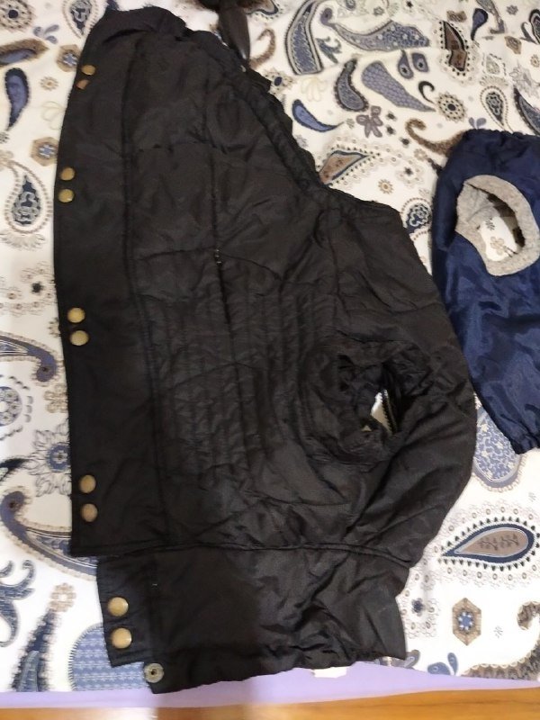 Две курточки для собак средних пород