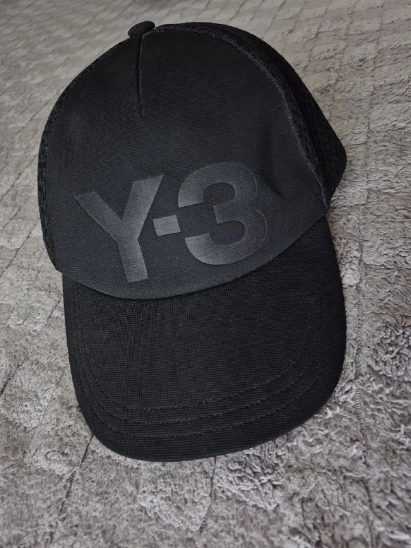 Кепки Kenzo и Y-3 1