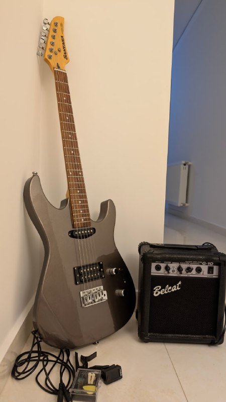 Электрогитара Santana, комбик Belcat, аксессуары