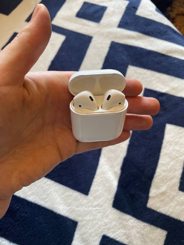 Apple AirPods с кейсом 2