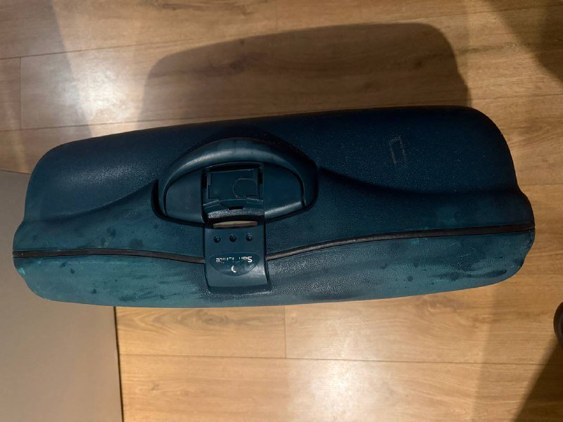 Старенький чемодан Samsonite 2