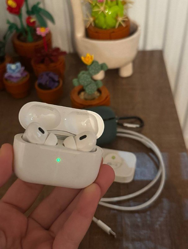 Airpods Pro 2 с аксессуарами 3