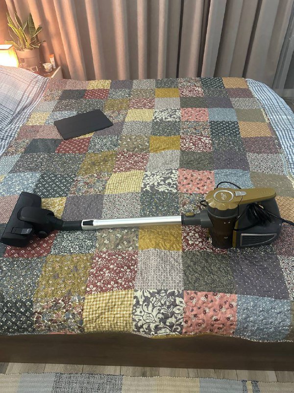 Пылесос, кувшин, канделябры, весы, коврики 9