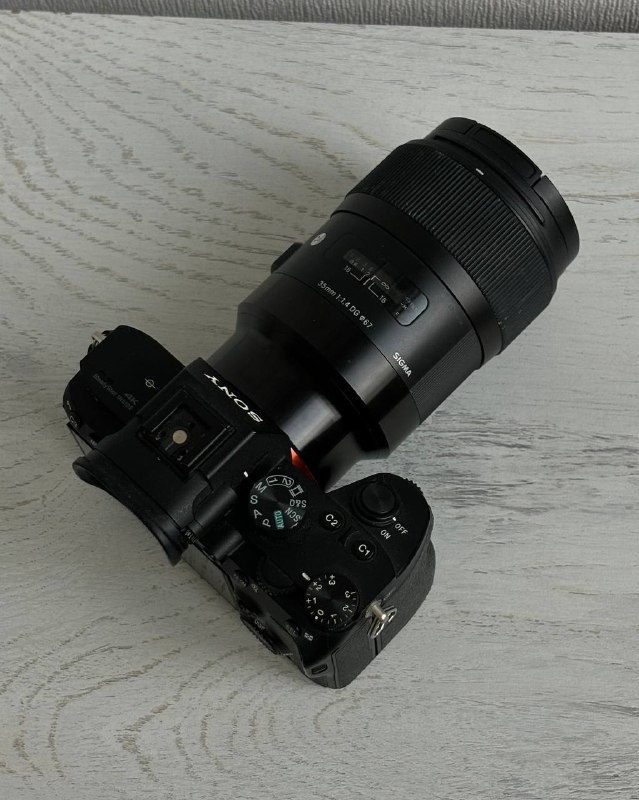 Sony A7 III фотоаппарат, объектив Sigma 35mm f/1.4
