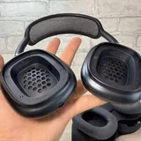 iPhone 14 Pro, AirPods Max 8