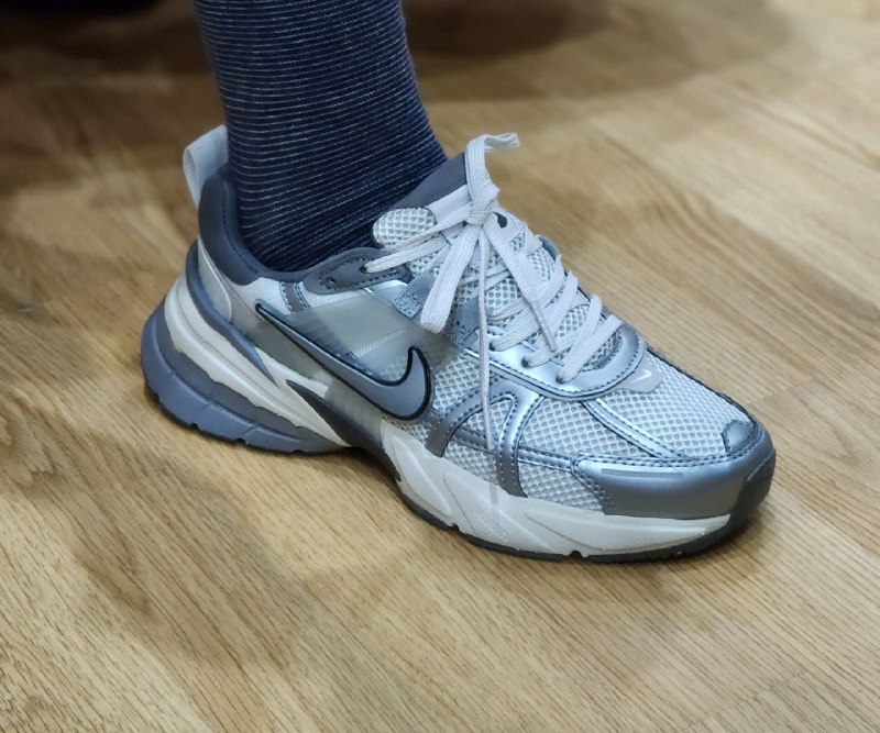 NIKE V2K, Size 37, New 4