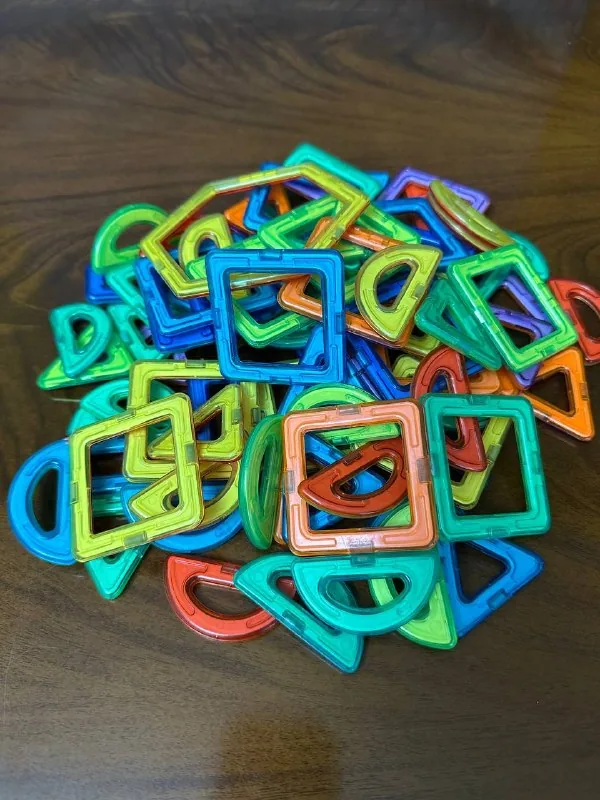 Magnetic construction set