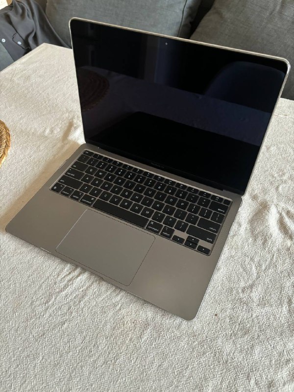 MacBook Air 13” 2020 (Space Gray)