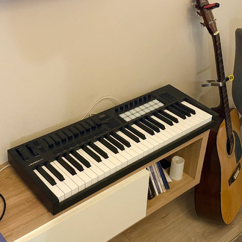 Novation Launchkey 49 MK4 MIDI контроллер 3