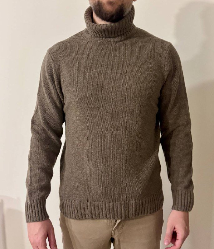 Свитер, джинсы, льняные брюки, брюки Collins, Crocs и тапки мужские