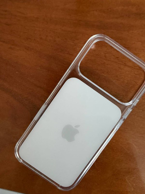 Оригинальный прозрачный чехол на iPhone 17 pro 1