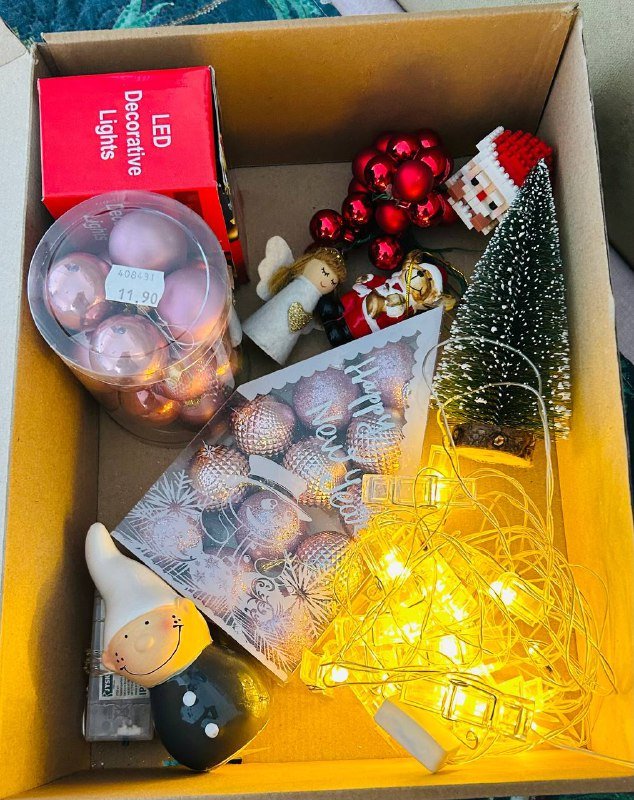 Новогодние украшения, гирлянды, декор