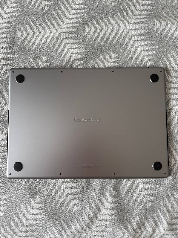 MacBook Pro M1 Pro 16 inch 16GB 1TB 4