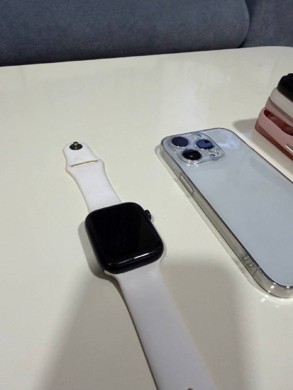 iPhone 14 Pro, Apple Watch 6